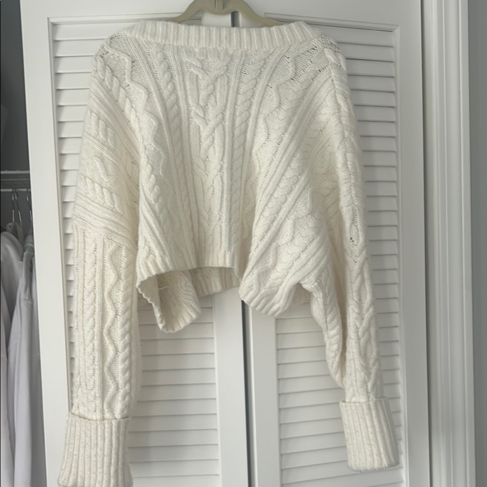 Cozy White Cropped Cable Knit Sweater - Picture 3 of 3